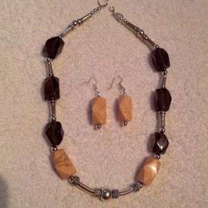 Necklace/earnings set